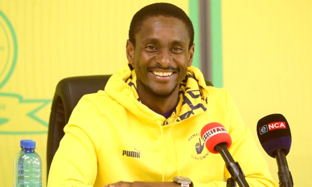 “Bring Back Rulani!” – Sundowns Fans Turn on Cardoso After MTN8 Heartbreak