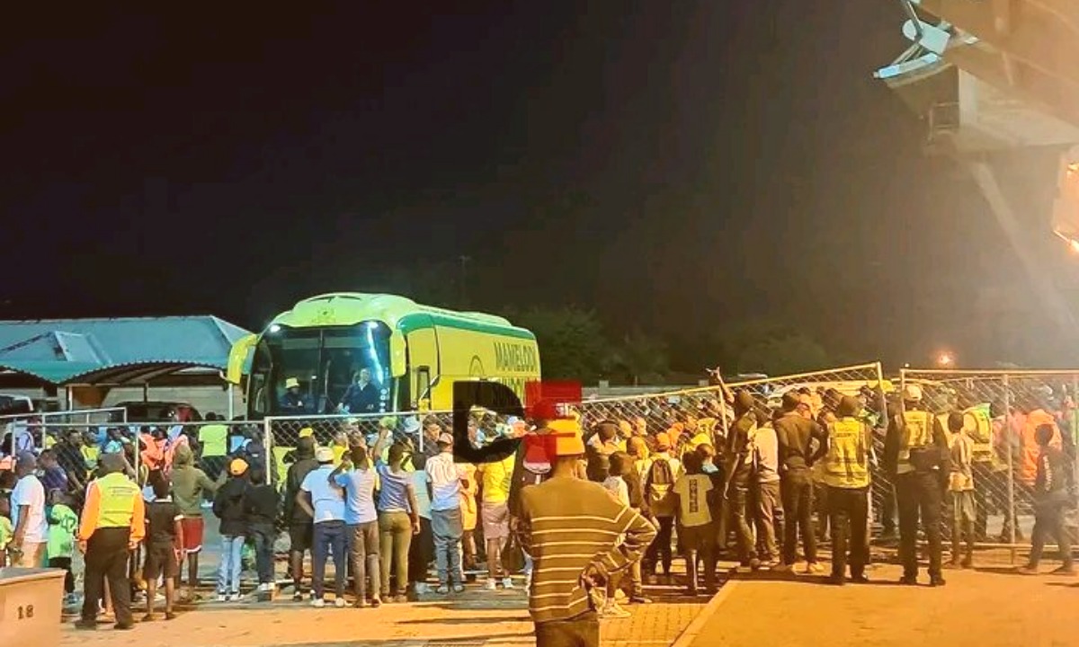 Chaos Before Kickoff Sundowns Fans Block Orlando Pirates Buses Ahead of Major Clash