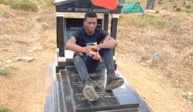 Fans Left in Tears Ex-Kaizer Chiefs Star Teenage Hadebe’s Emotional Visit to Mother's Grave Goes Viral